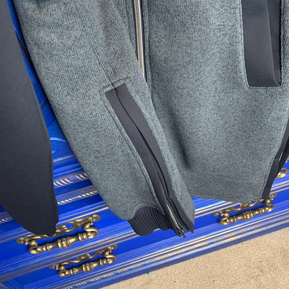 LULULEMON Fleece Sweater Jacket Zip Size 4 Small - Picture 2 of 7